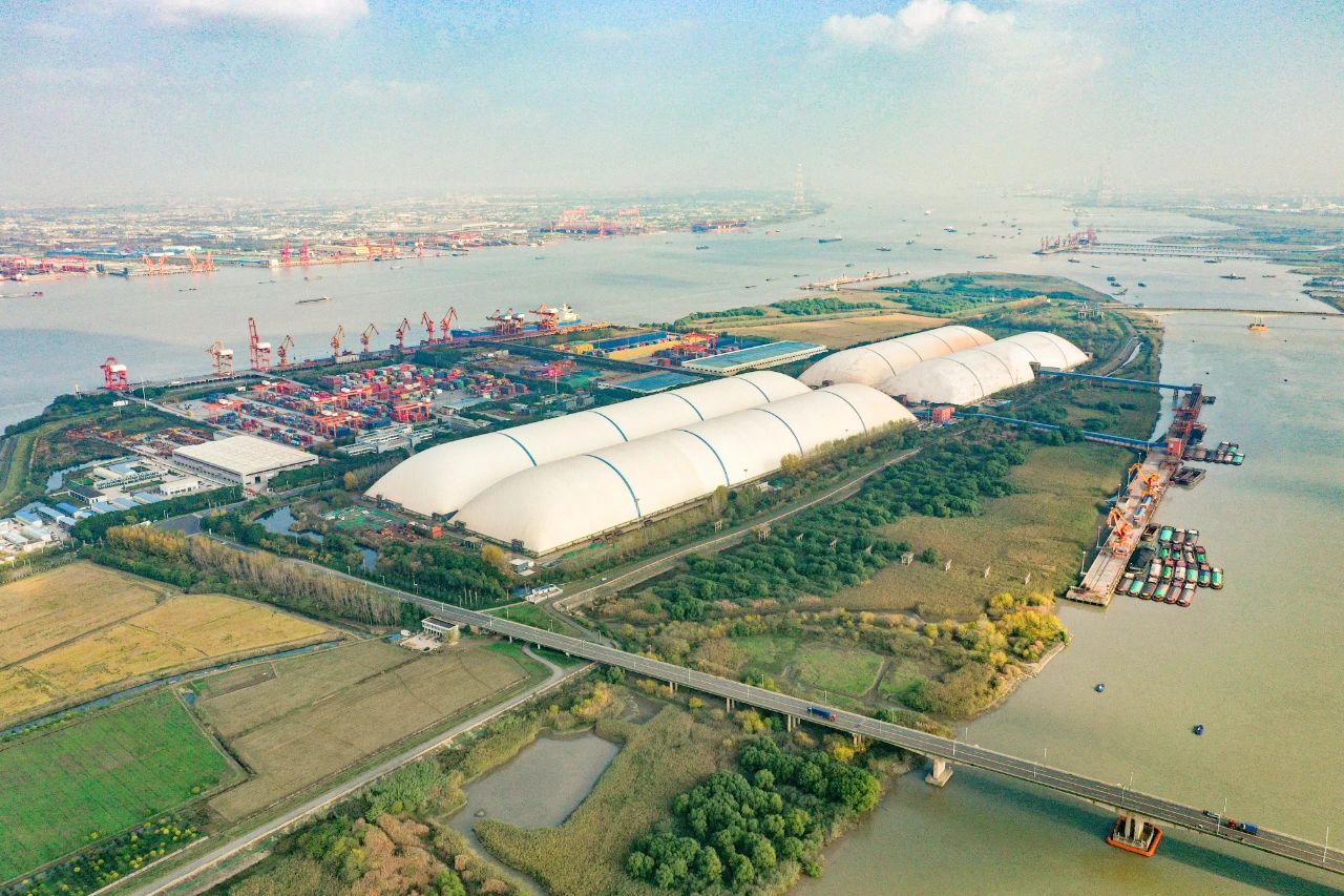 内河码头top1 | 超27万㎡！录安洲长江码头散货堆场绿色环保再升级